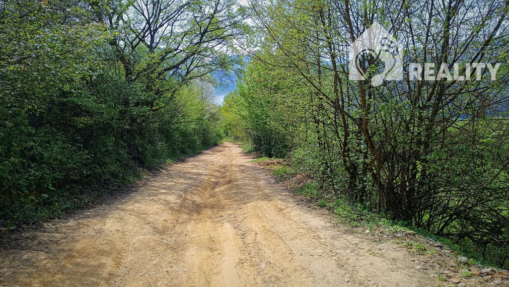 NA PREDAJ rekreačný pozemok s krásnym výhľadom v obci Milochov