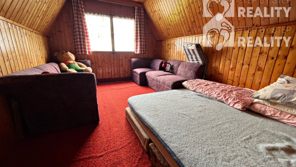 Znížená cena ! Rekreačná chata s krásnym slnečným pozemkom