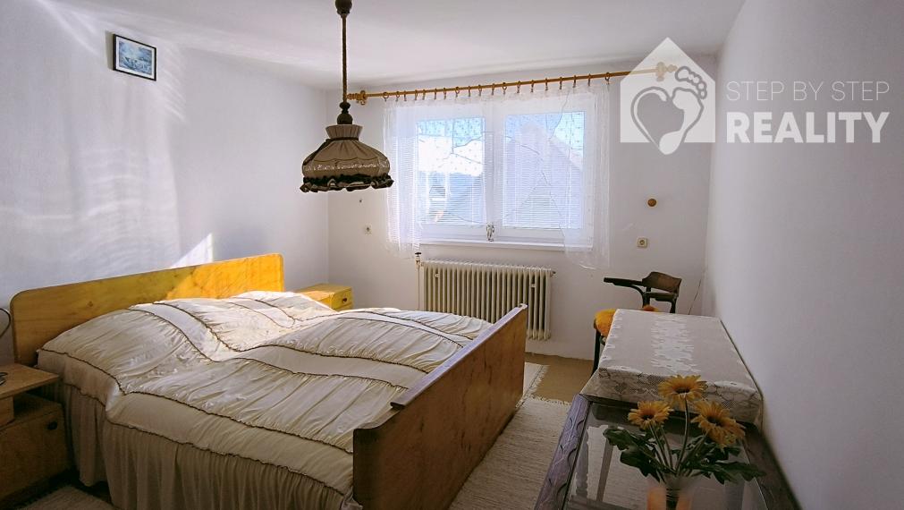 Na predaj priestranný rodinný dom  s garážou v Považskej Teplej