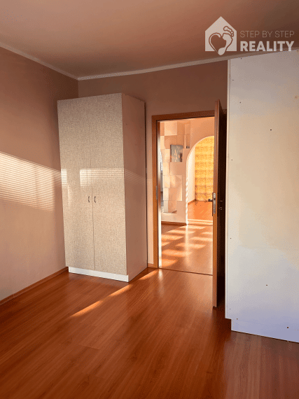 Slnečný 3-izbový byt na predaj - REZERVOVANÉ !!!!!!!!!!!!!