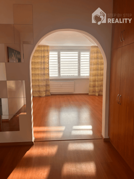 Slnečný 3-izbový byt na predaj - REZERVOVANÉ !!!!!!!!!!!!!