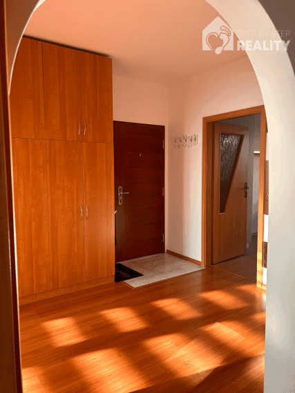 Slnečný 3-izbový byt na predaj - REZERVOVANÉ !!!!!!!!!!!!!