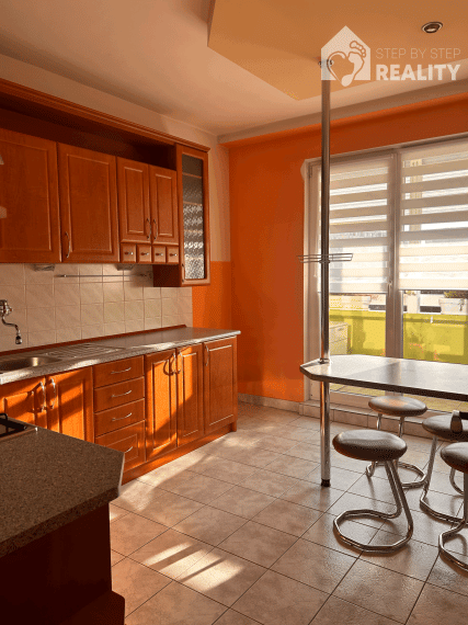 Slnečný 3-izbový byt na predaj - REZERVOVANÉ !!!!!!!!!!!!!