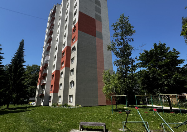 Ponúkame na predaj 3 izb. slnečný byt s balkónom na sídlisku Vlčince