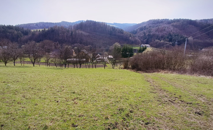 Na predaj investičný pozemok v obci Zubák - fotografia 1
