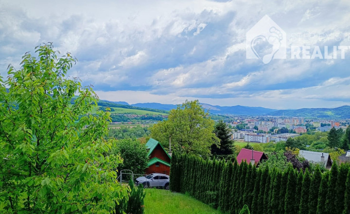 Znížená cena ! Rekreačná chata s krásnym slnečným pozemkom - fotografia 1