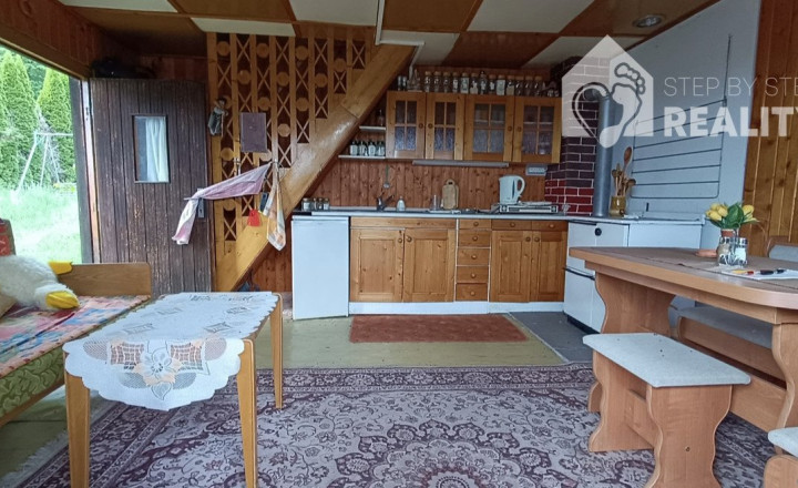 Znížená cena ! Rekreačná chata s krásnym slnečným pozemkom - fotografia 4